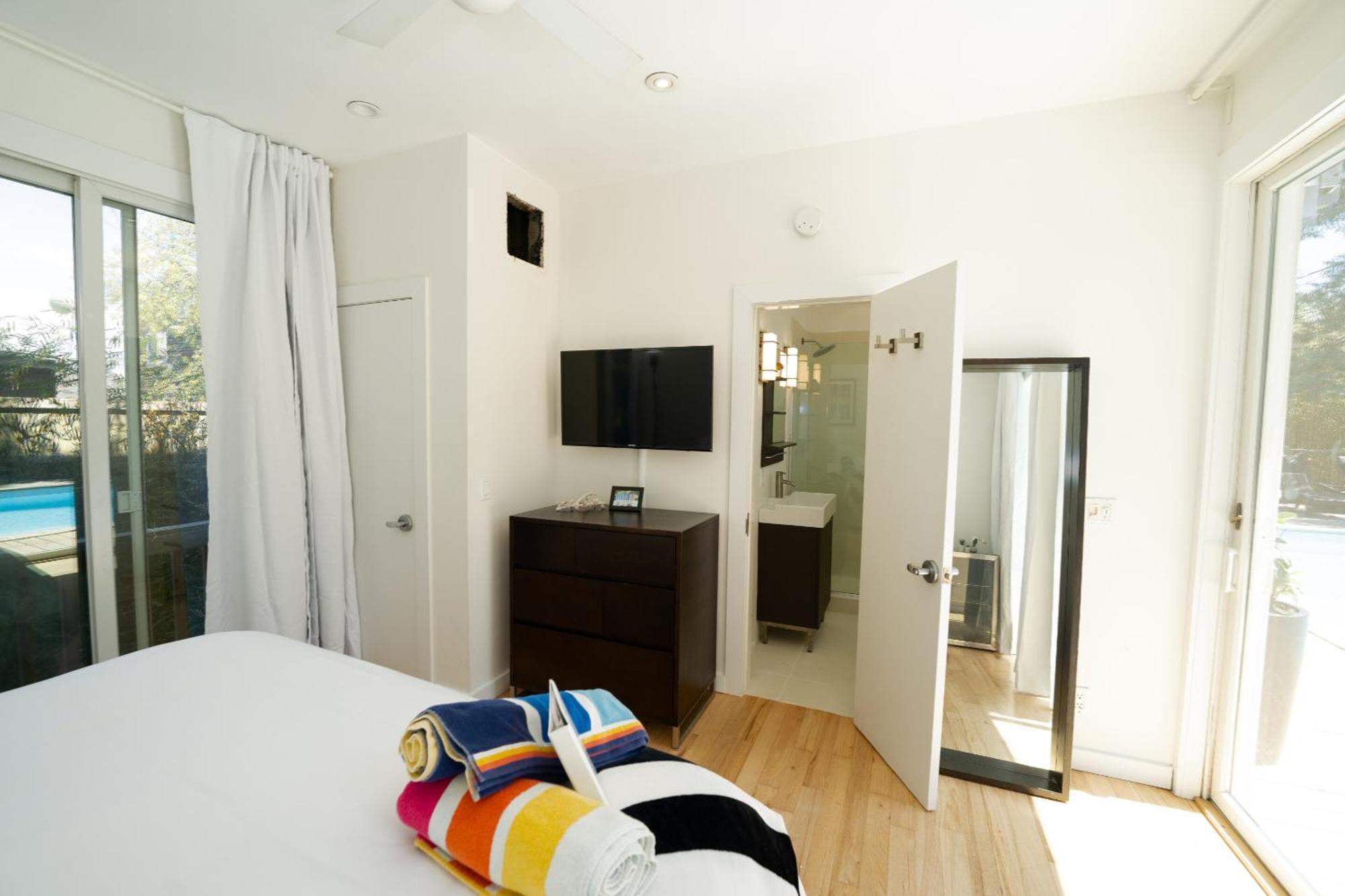 The Madison Fire Island Pines Hotel Стая снимка